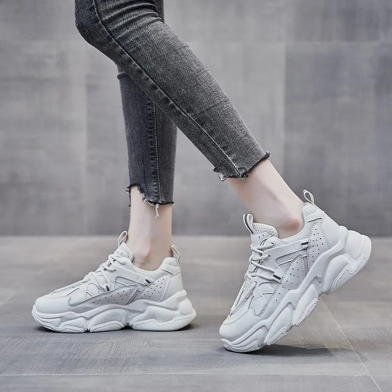 

2021 Spring Women Designer Sneakers Female Luxury Brand Breathable Mesh White Trainers Women Lace up Flat Platform Casual Shoes