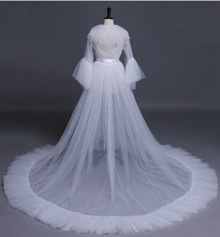 Женское полупрозрачное свадебное платье фатиновое невесты с пушистыми краями и