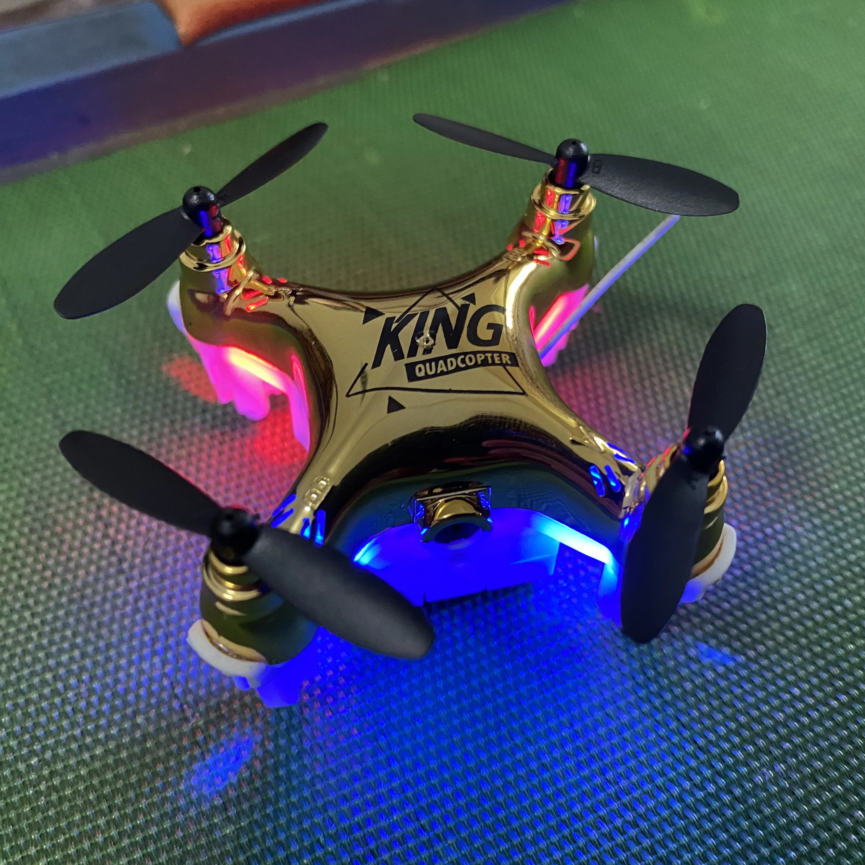 

RC Quadcopter Mini pocket Drone With Camera HD 2.4G 4CH 3D Flip Headless Mode Dron helicopter toys VS S9hW S9 LF606 e61