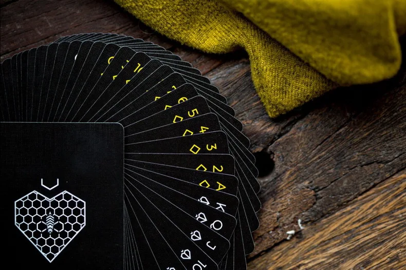 Ellusionist супер пчелы игральные карты убийца пчела колода белый/черный покер волшебные карты крупным планом магические трюки реквизит для мага