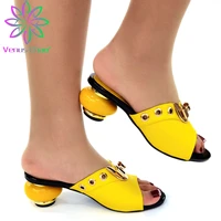 hot selling comfortable 2021 slippers yellow color african women shoes with crystal dew nigerian ladies for garden party