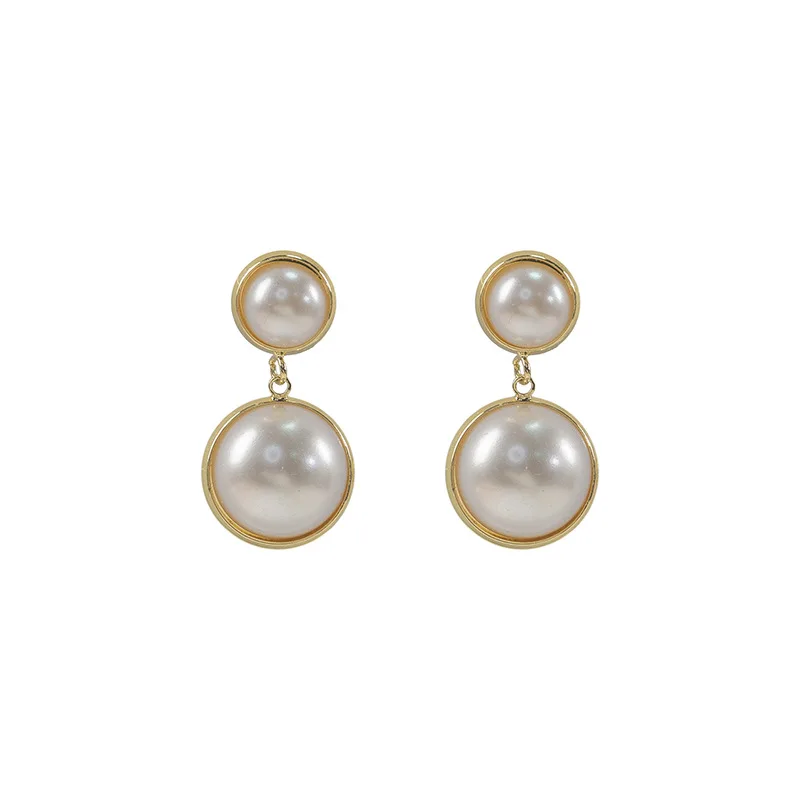 

YUNAO Jewelry New High-Level Atmosphere Retro Earrings Female Temperament Pearl Simple Trend Earrings Net Red Earrings