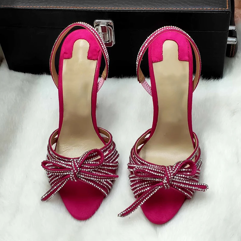 Женские босоножки на высоком каблуке из замшевого материала с блестящими