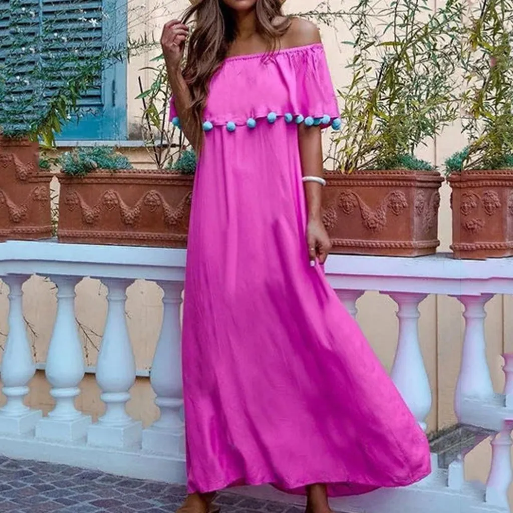 Однотонное богемное пляжное платье с помпонами и вырезом лодочкой подиумное