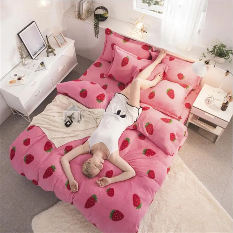 Роскошный комплект постельного белья из фланели с рисунком розового медведя