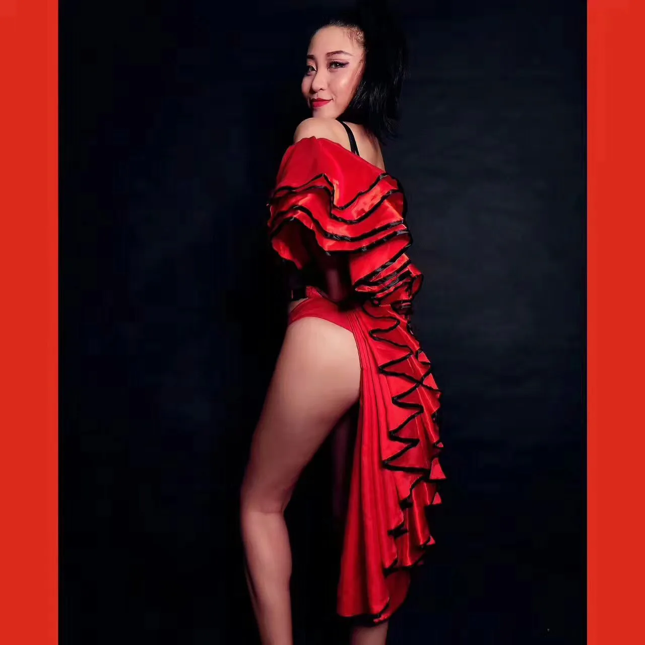 Для женщин к требованиям заказчика Сверкающие Бюстгальтер со стразами шорты