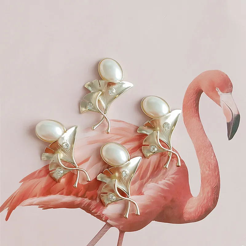 

2 pcs/lot Pearl Half-sided Ginkgo Leaves Sub-gold Alloy Accessories Rhinestone-Buttons For Clothing Wedding Rhinestone Buckle