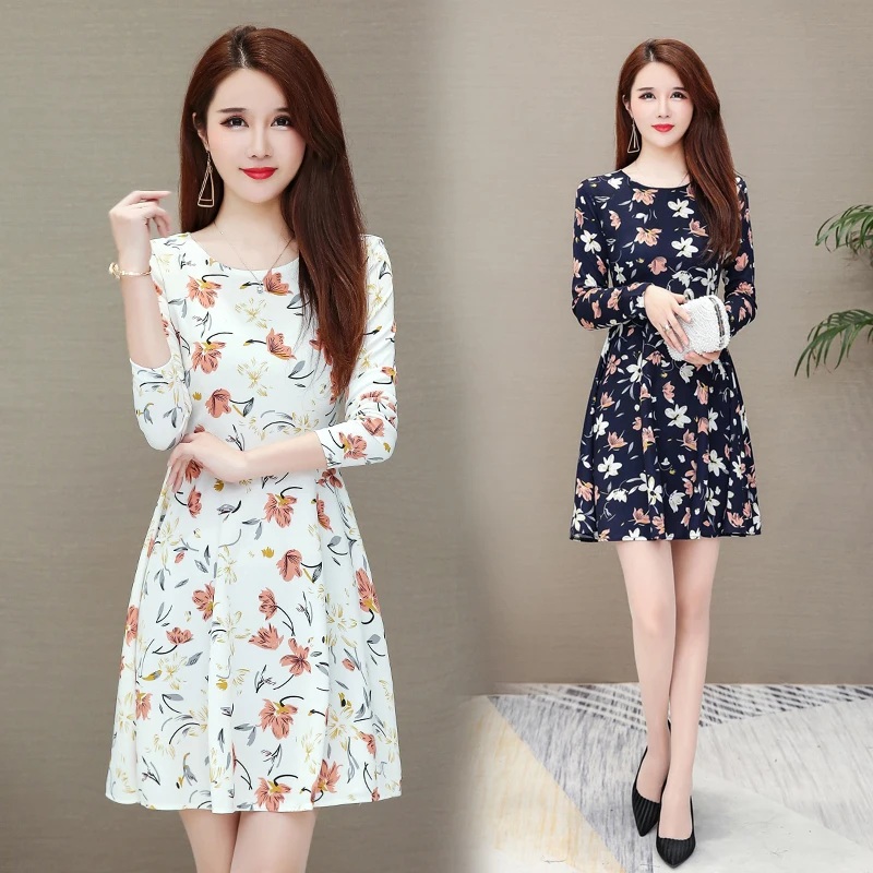 Осеннее платье с круглым вырезом и длинным рукавом из молочного шелка свободное