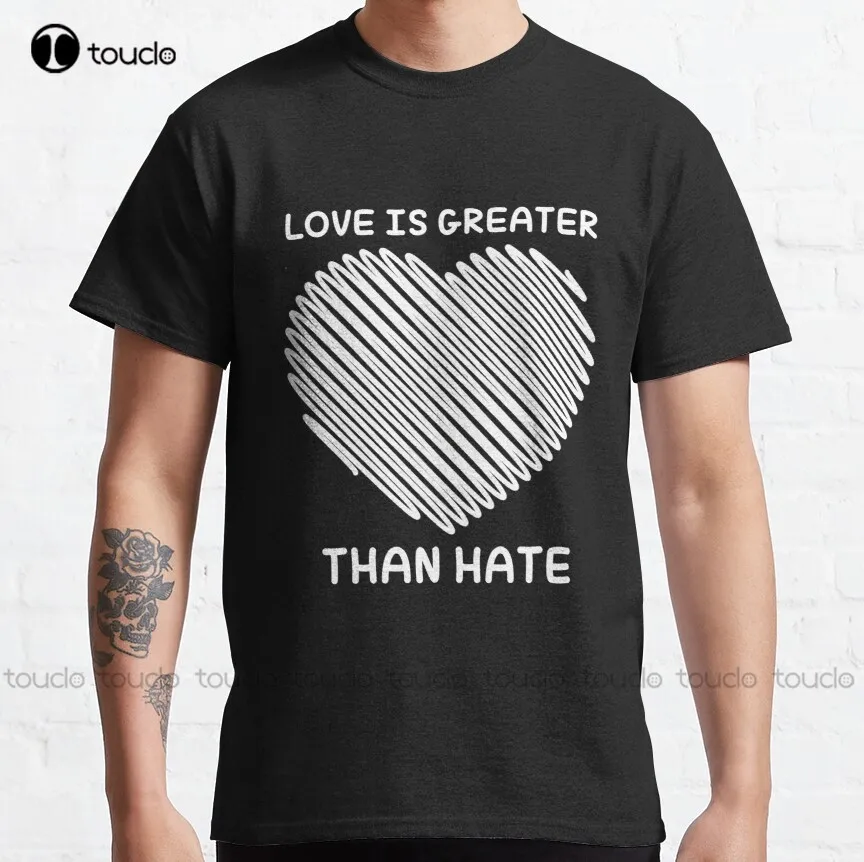 

Классическая футболка с надписью «Love Is more Than Hate»