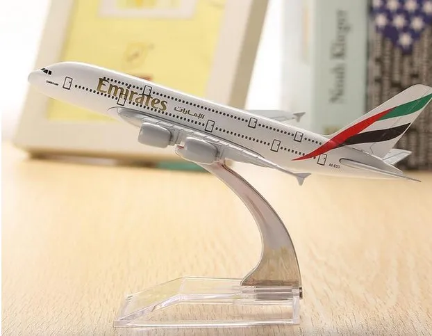 Модель самолета A380 20 см модель авиакомпании Эмираты металлическая твердая для