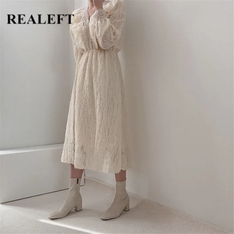

REALEFT 2021 новый V образный вырез, Дамское кружевное элегантное платье Модная одежда с длинными рукавами, со складками, Одноцветный Цвет в Корей...