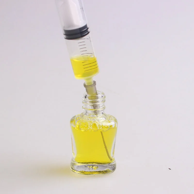 Специальный пластиковый шприц для дозирования эфирного масла парфюма