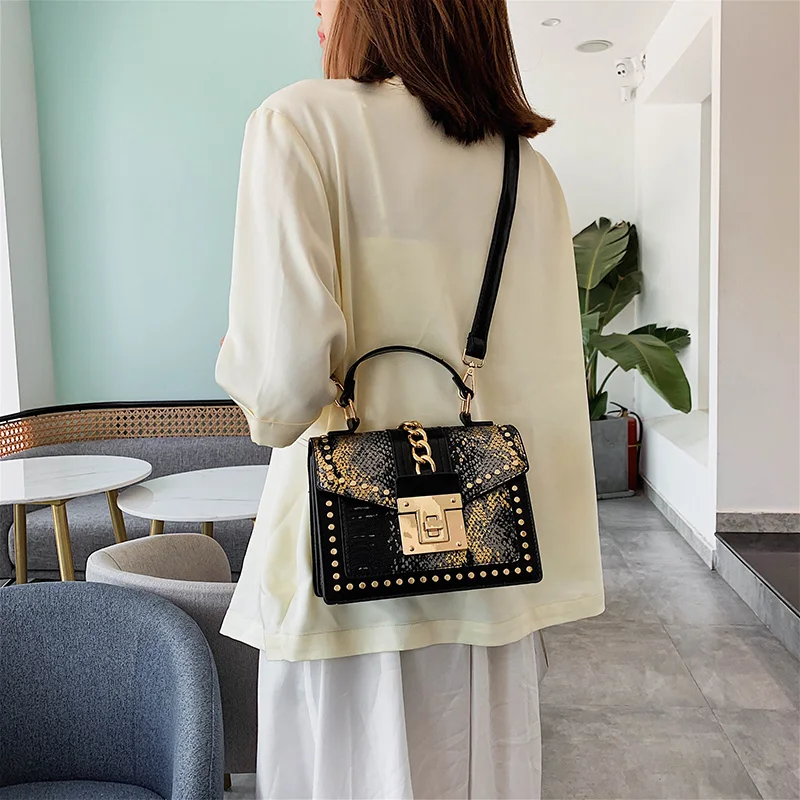 

Snake Printed Crossbody Bags For Women 2020 Vintage Leather Bags Handbags Square Satchel Famous Brand Rivet Small Shoulder Sac