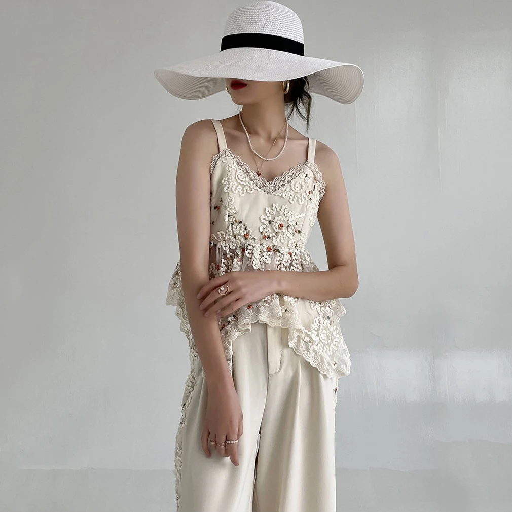 2021new floral women's camisole V-neck hollow out all-match thin tube top vest, summer carved embroidered thin lace camisole top