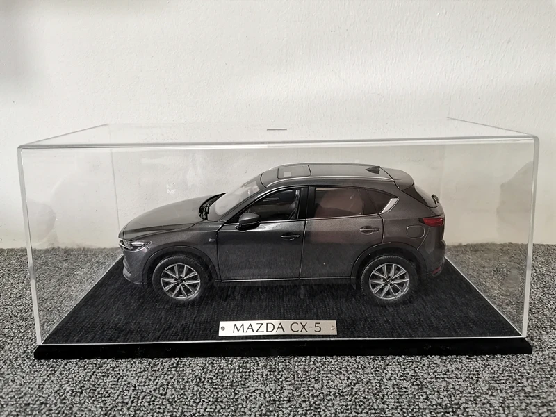 Original factory 1:18 Mazda CX-5 CX-30 Axela3 M3 Limited Collector Edition Resin Metal Diecast Model Toy Gift