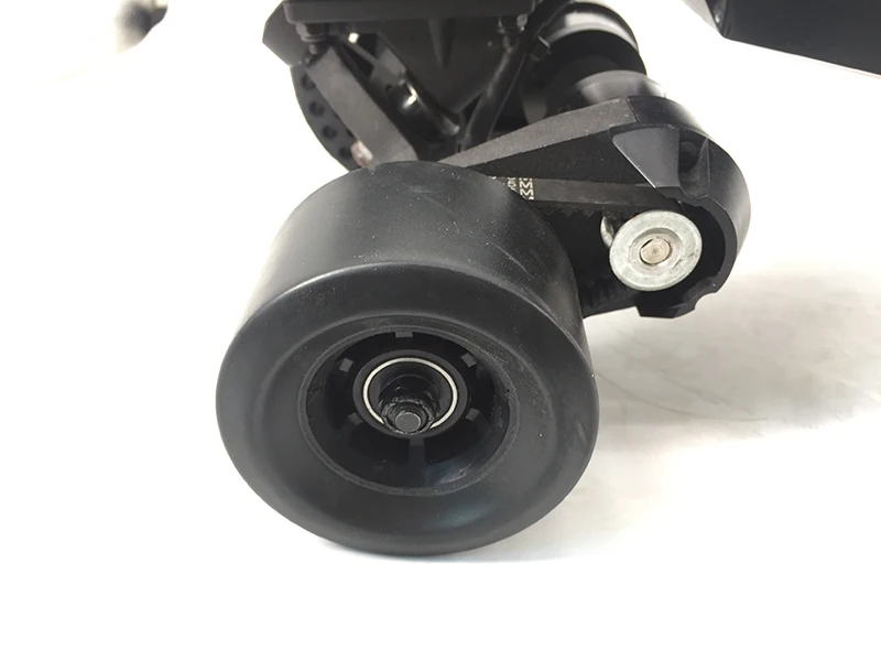 

2019 iEZway China Factory Alibaba Express Amazon New Product Dual Belt Drive 4 wheel Electronic Skate Board Electric Skateboard