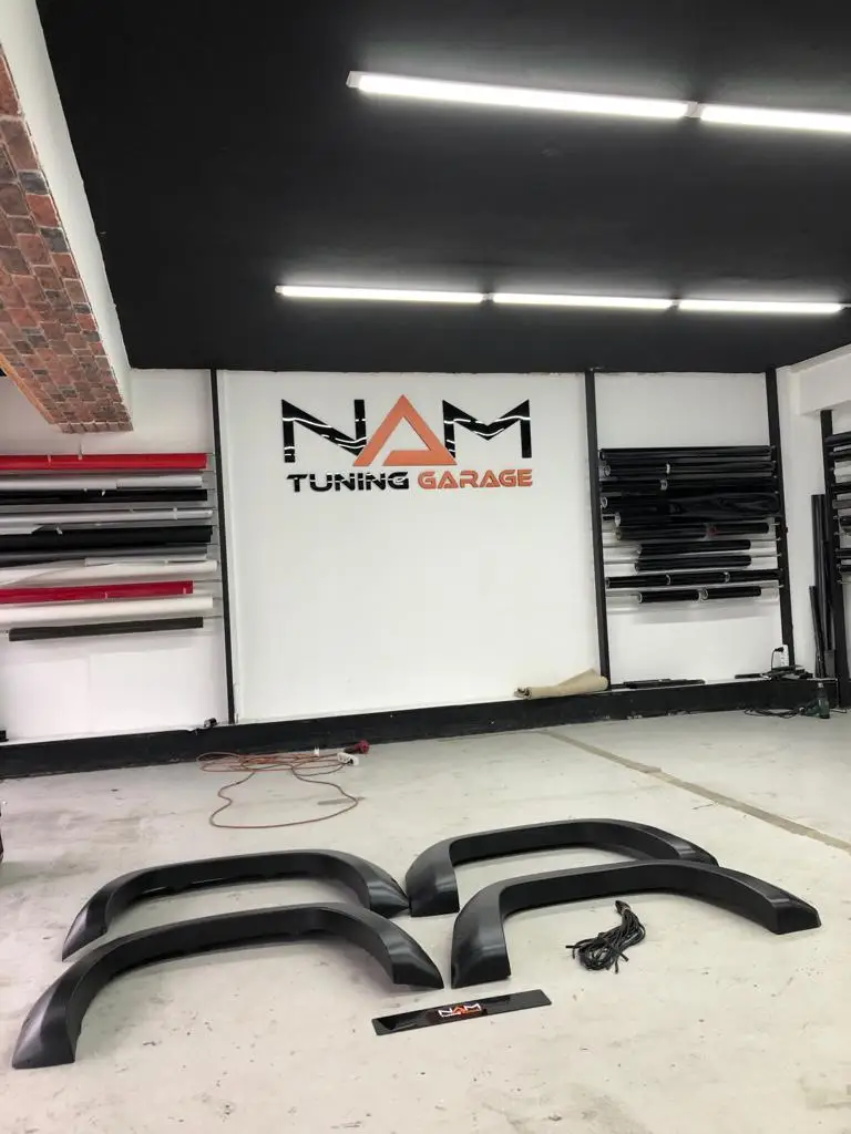 

Amarok Fender Trim Dodik Set Abs Plastic