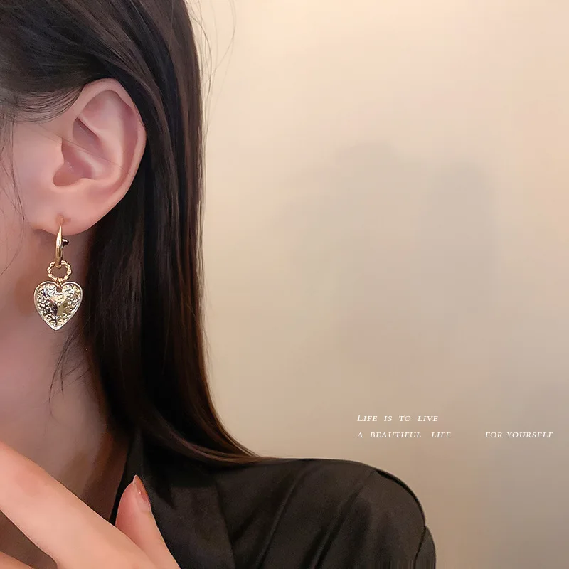 

925 Silver Needle Three-dimensional Love Earrings Metal Sense European And American Retro Port Style Advanced Of