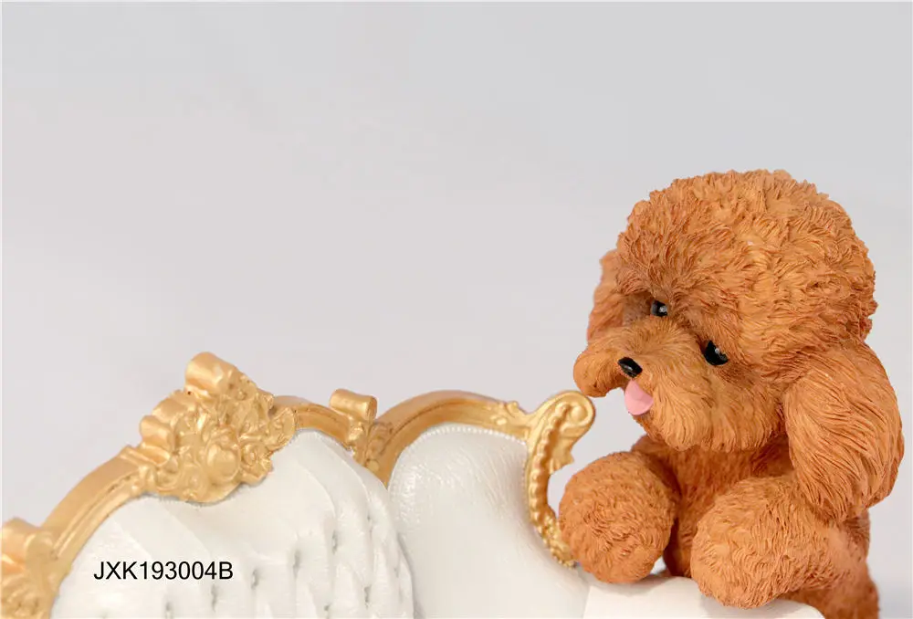 

2020 New hot sale custom resin poodle sculpture ornament for car decoration