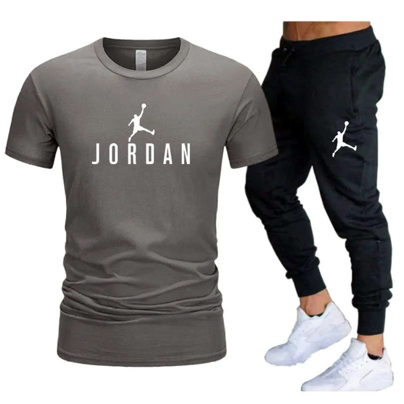 

2020 men's casual suit top men's printed sports suit cotton T-shirt + sports trousers two-piece quick-drying running suit