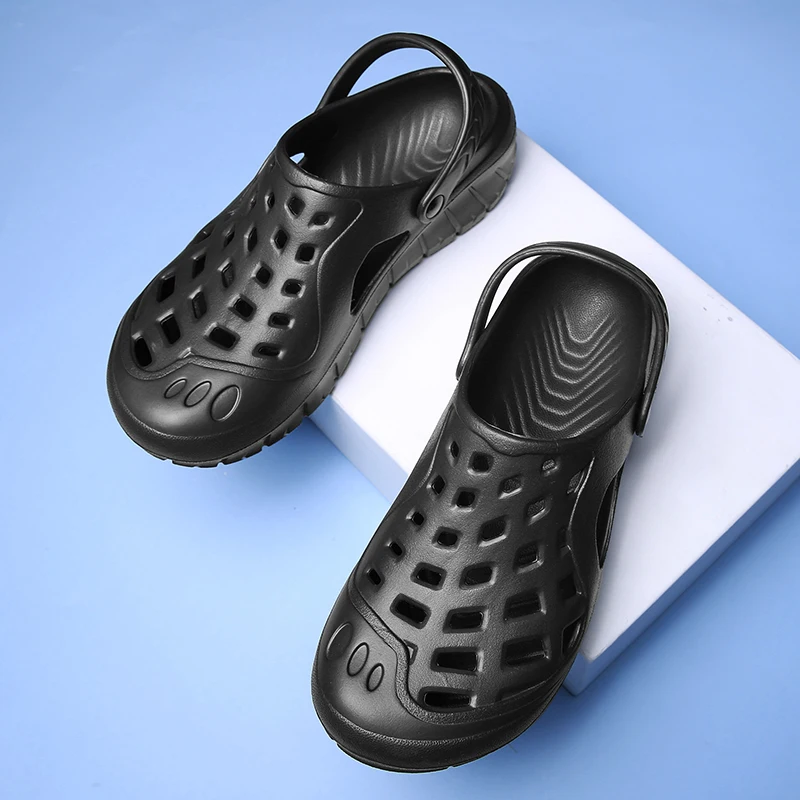 

Summer Fashion Sandals Men's Crocks New Non-Slip Hole Shoes EVA Garden Male Outside Beach Flat Slippers Men's Outdoor Sandals