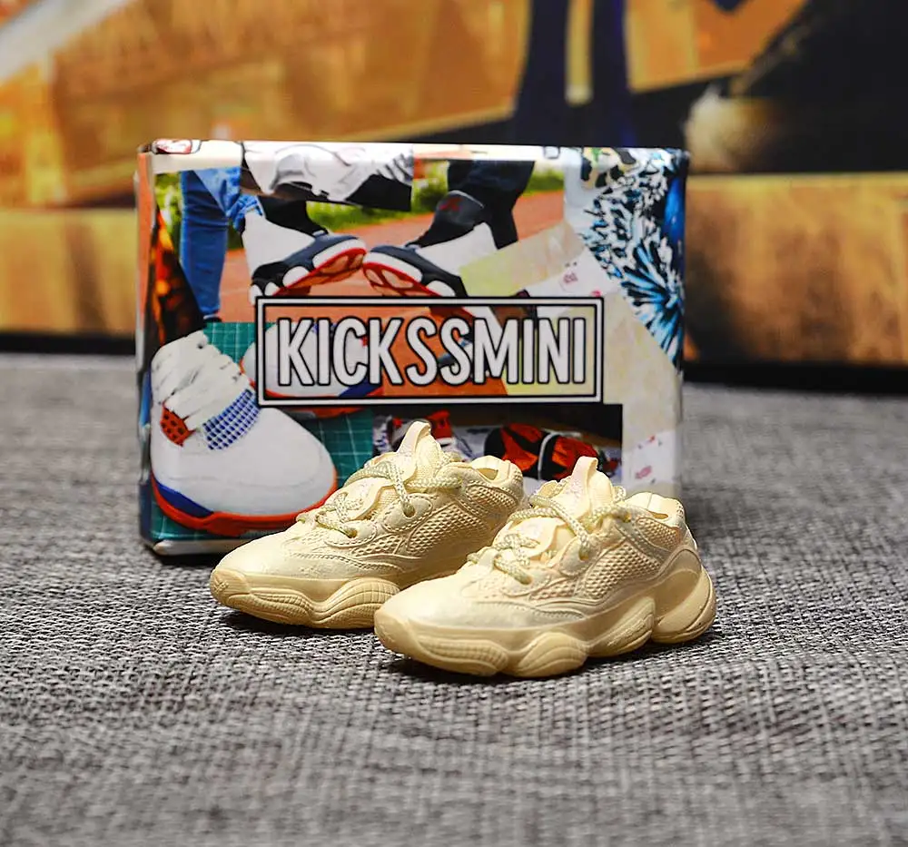 a pair naked shoe Дропшиппинг высокое качество 04717 мини брелок с кроссовком желтый 1/6 масштаб 3D Мини кроссовок JORDAN Брелок, подарки аксессуары для кукол - Цвет: a pair naked shoe