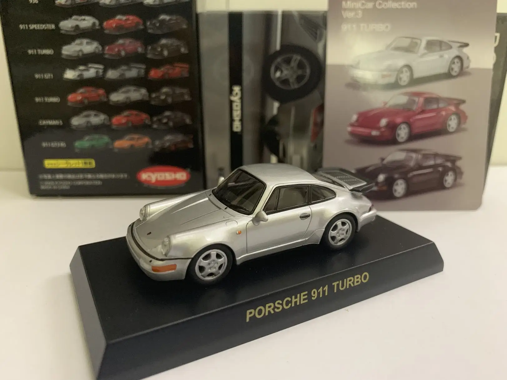 

KYOSHO 1/64 Porsche 911 Turbo 964 wave Collect die casting alloy trolley model