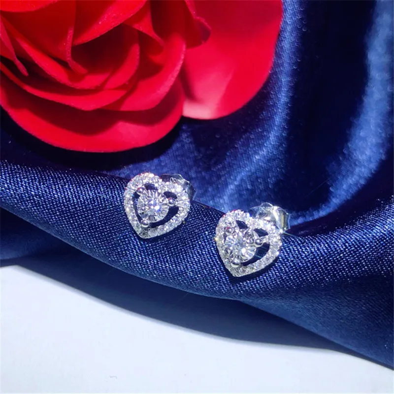 

Серьги-гвоздики женские из серебра 925 пробы с фианитами 5 мм