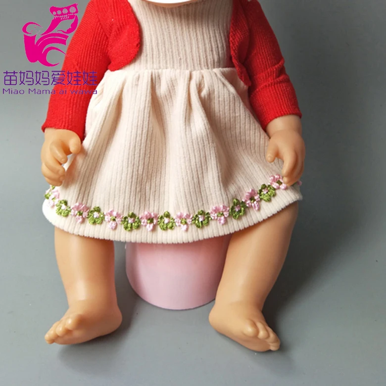 Белая рубашка и красные брюки на бретелях подходят для куклы 18 дюймов/43 см