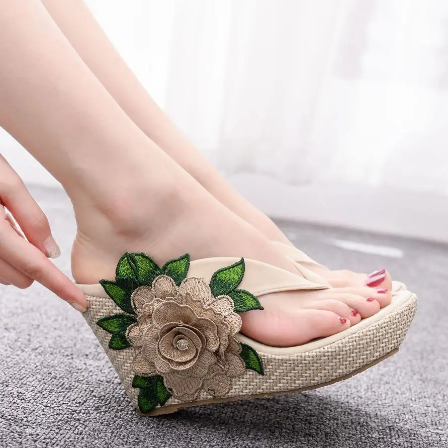 

2021 Plus Size Outside Thick Platform Wedges Women Sandals Beach Flip Flops Flock Summer Slippers 9cm High Heels Female Slides