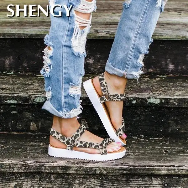 

2020 new women sandals summer thick bottom sandals hook&loop shoes flat bottom ladies shoes leopard print plus size sandal