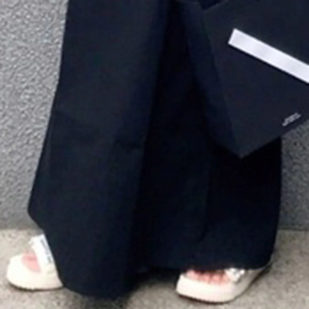 Женское офисное платье Черное длинное Повседневное с высокой талией и разрезом