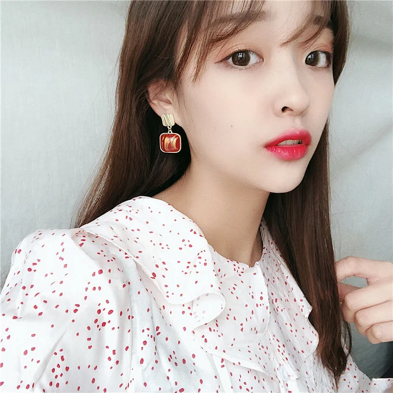 Модная держащая форму темпераментные ретро серьги гвоздики Геометрия