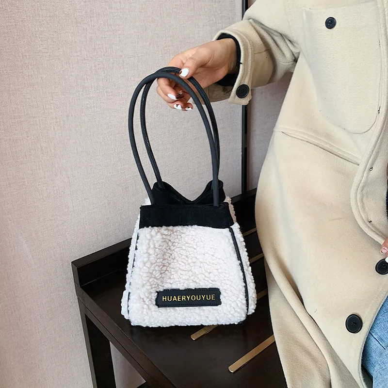 

Designer Plush Underarm Bag for Women Lambswool Small Bucket Bags Fashion Lady 2021 New Shopper Handbags Furry Top-Handle Bag