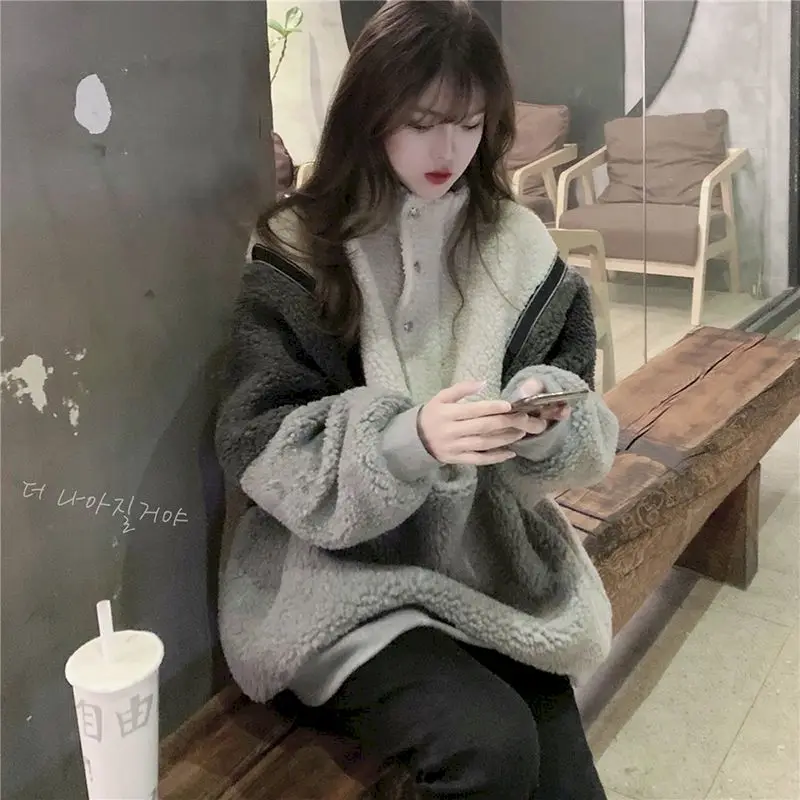 

2021 New Long-sleeved Pullover Winter Korean Contrast Color Stitching Imitation Lamb Hair Loose Thick Oversized Women's Clothing