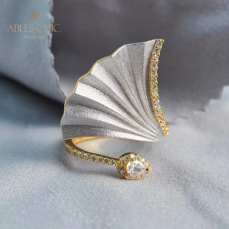 Кольцо женское из серебра 925 пробы с фианитом 5 А