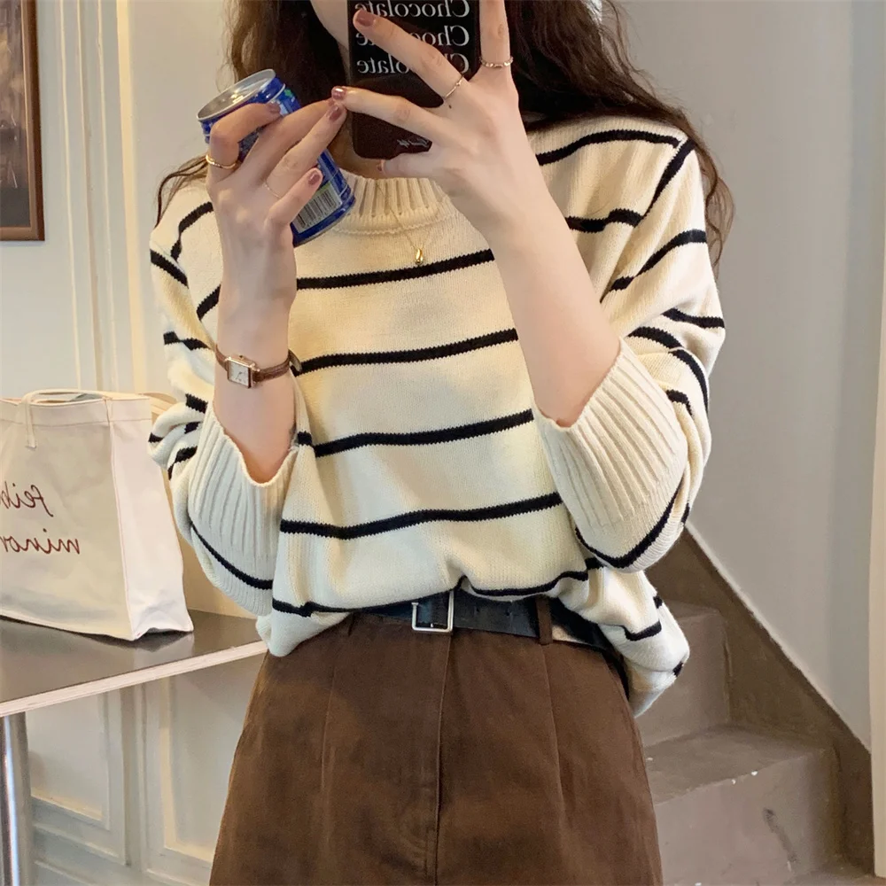 

Свитер женский трикотажный с полосками снизу, 10 цветов