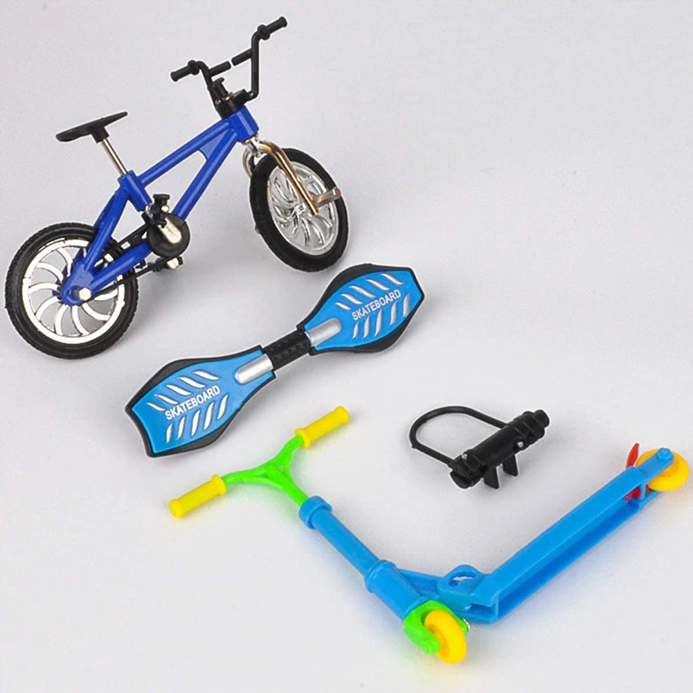 

Children Model Toy Set DHH-5 folding Scooter Set Bicycle + Vitality Board + Scooter Alloy + ABS Children's Toy