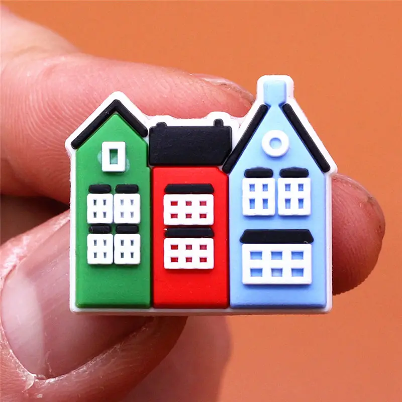 1pcs Cartoon Animal Crock Charms Bully Pitbull Hockey House Weed Shoe Accessories Decoration fit Croc Jibz Party Kids Gifts U220