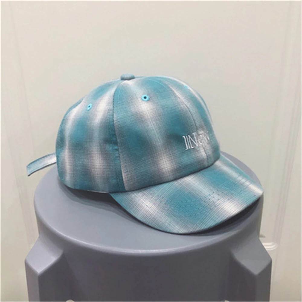 Стильная кепка в шотландскую клетку с коротким краем для любителей сезон весна