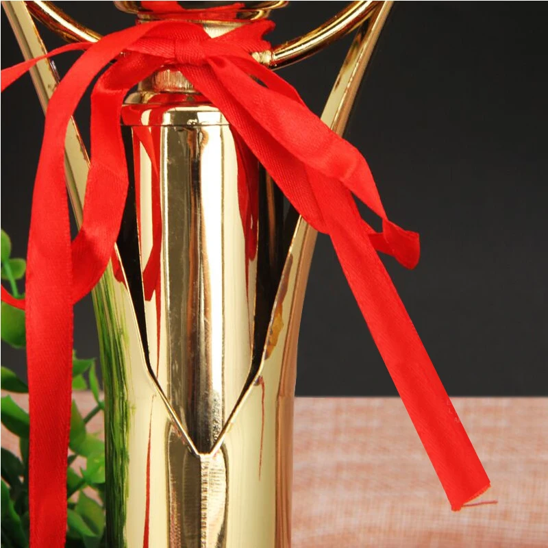 На заказ Золотой мяч чемпион лиги трофей Кубок Позолоченные ремесленные