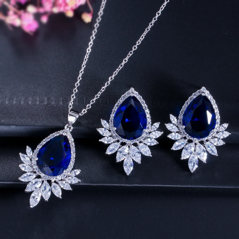 Женский комплект с кулоном и бусинами ThreeGraces крупными Фианитами Королевского