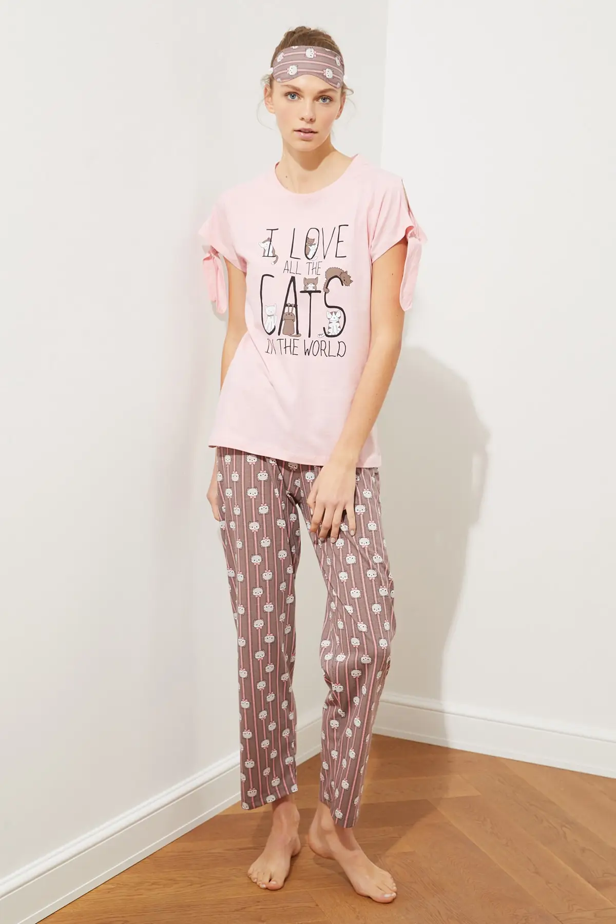 

Trendyol Printed Knitted Pajamas Set THMSS21PT0804