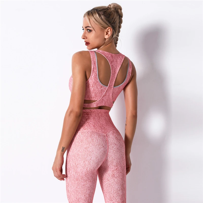 

Seamless Sports Bra Women Vital Fitness Cropped Top Padded Push Up Sports Bra Gym Brassiere Femme Workout Racerback Active Wear