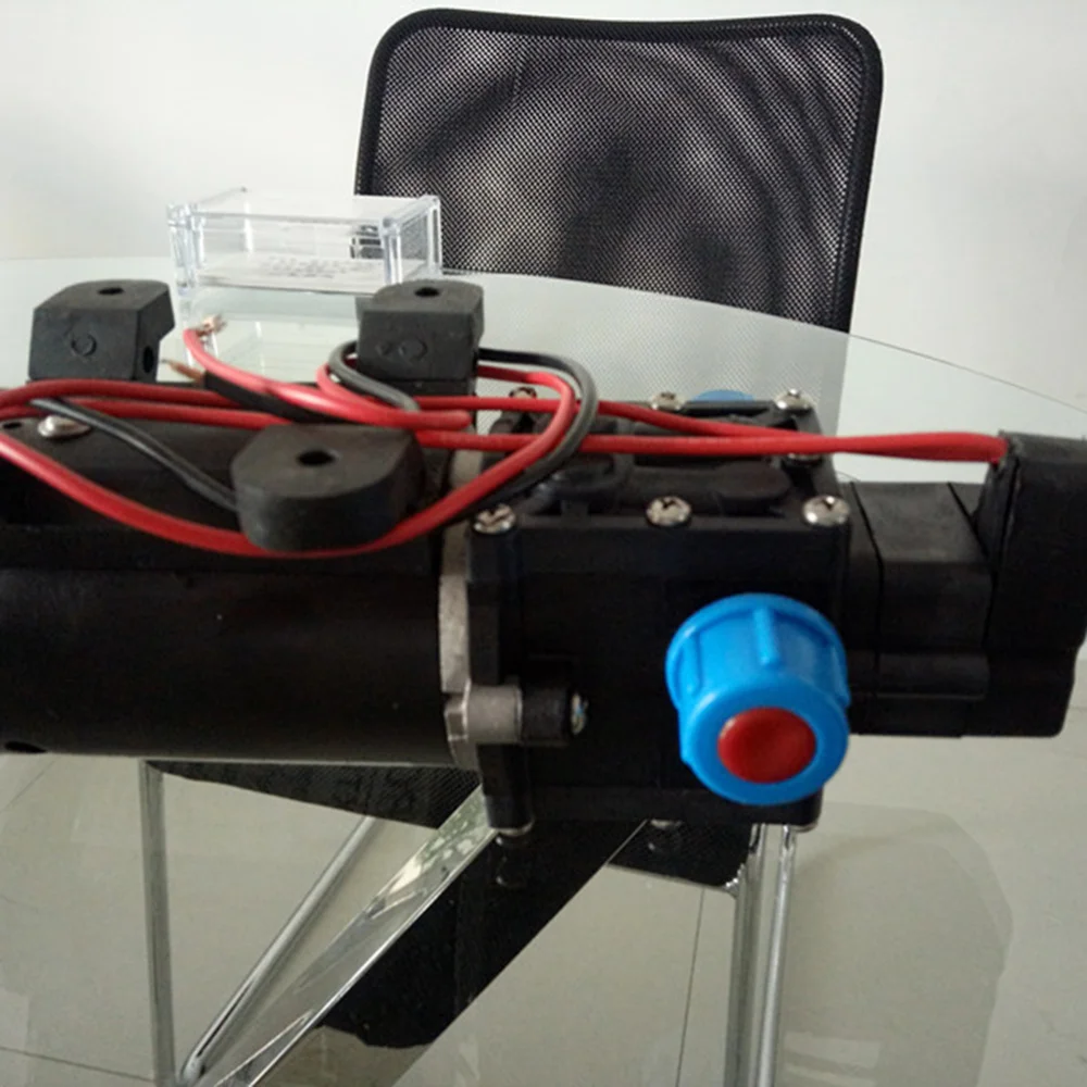 

12V 70W Automatic Diaphragm Pump Mini Electric Car Washing Pump 6A 6L/Min Water Pump - Dual Thread (Black)