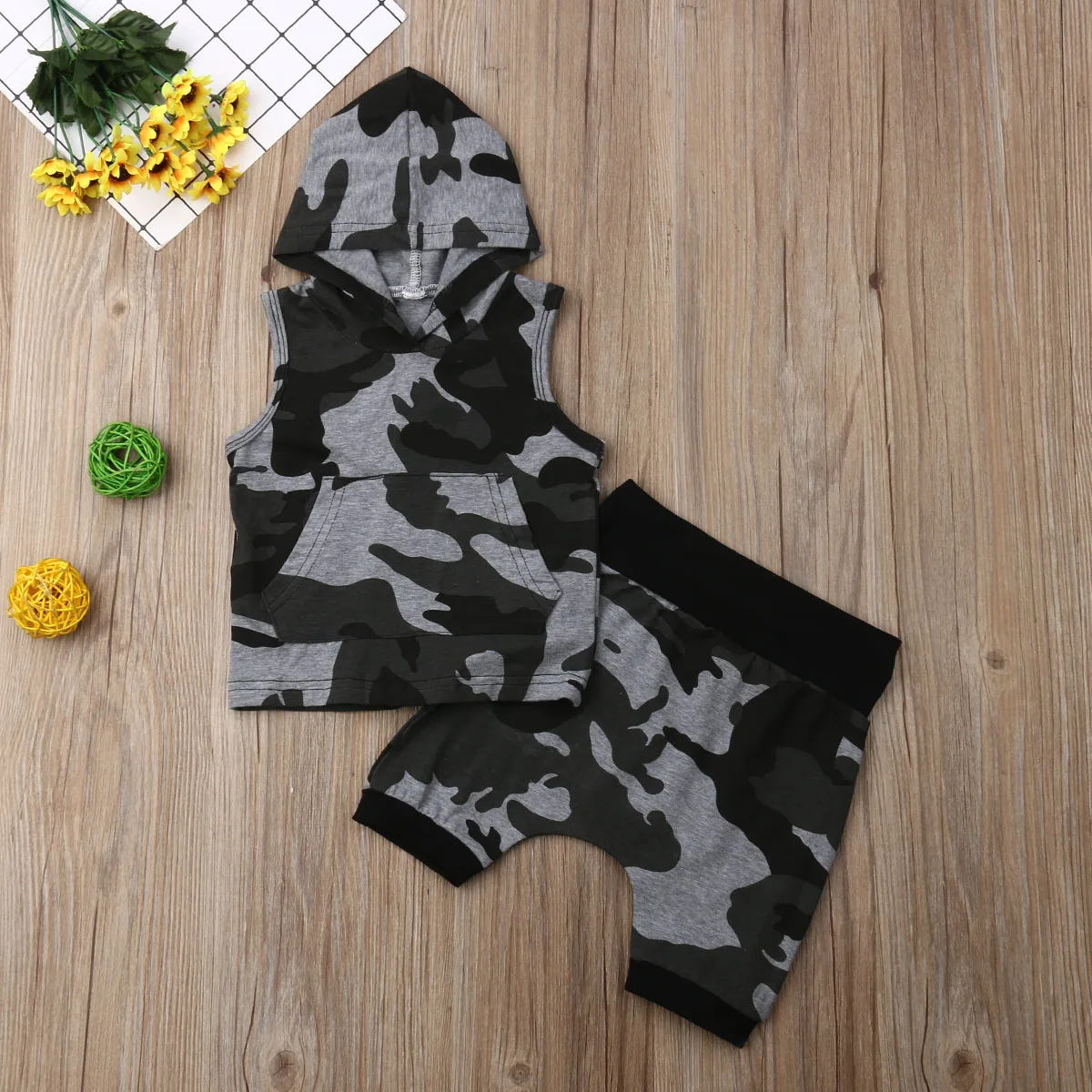 

Boys Camo Outfits Set Sleeveless Hooded Vest Casual Cotton Short Pants 1-5Y