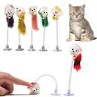 Красочные случайный пластиковые кошачьи игрушки перо забавные кошки-мышки Форма 20X10 см накладные Мышь товары для домашних животных нижней присоской с эластичной резинкой