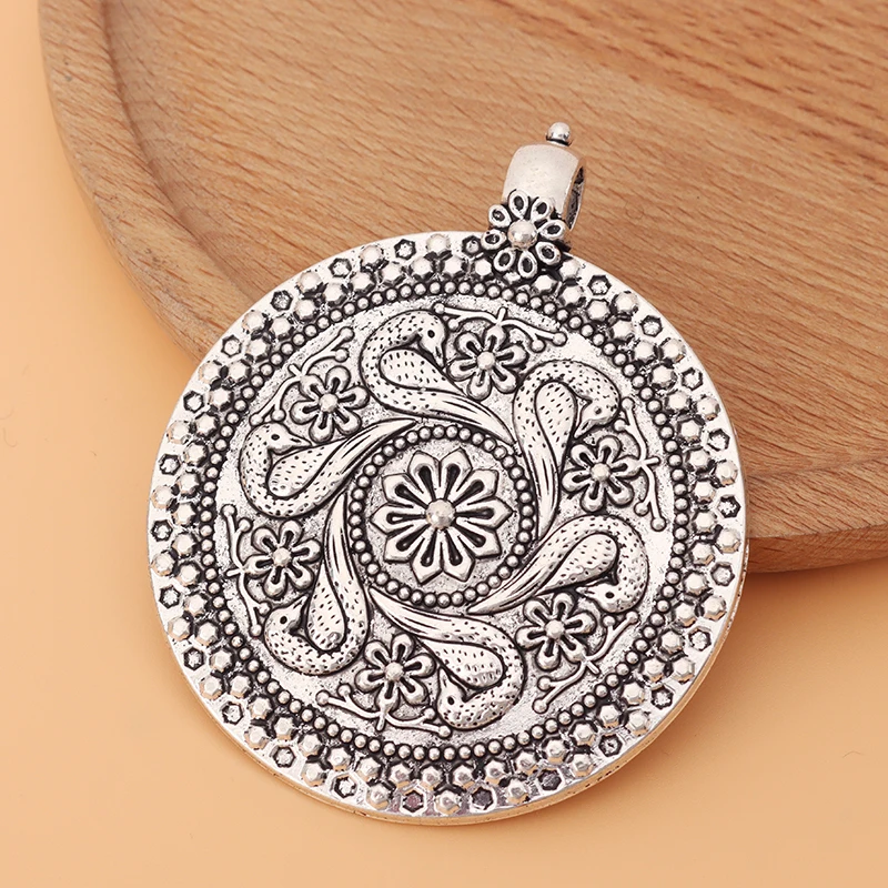 

2pcs/Lot Tibetan Silver Large Bohemia Boho Medallion Round Charms Pendants for DIY Necklace Jewelry Making Findings Accessories