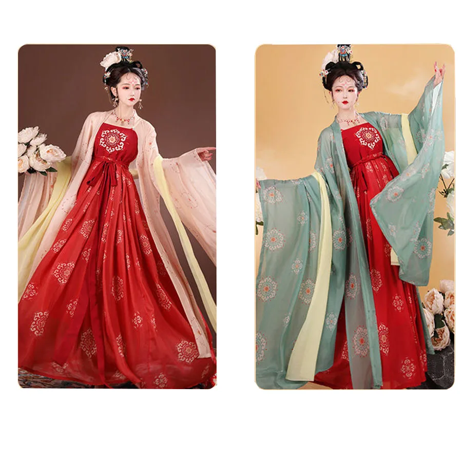 

Женский костюм с вышивкой в стиле ретро