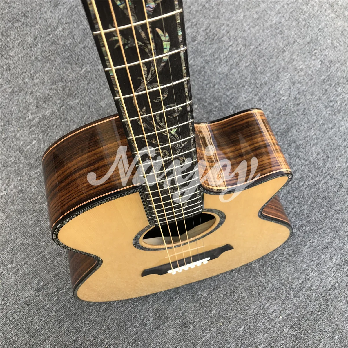 

Real Abalone Solid Spruce 916 Acoustic Guitar Ebony Fingerboard Rosewood Body